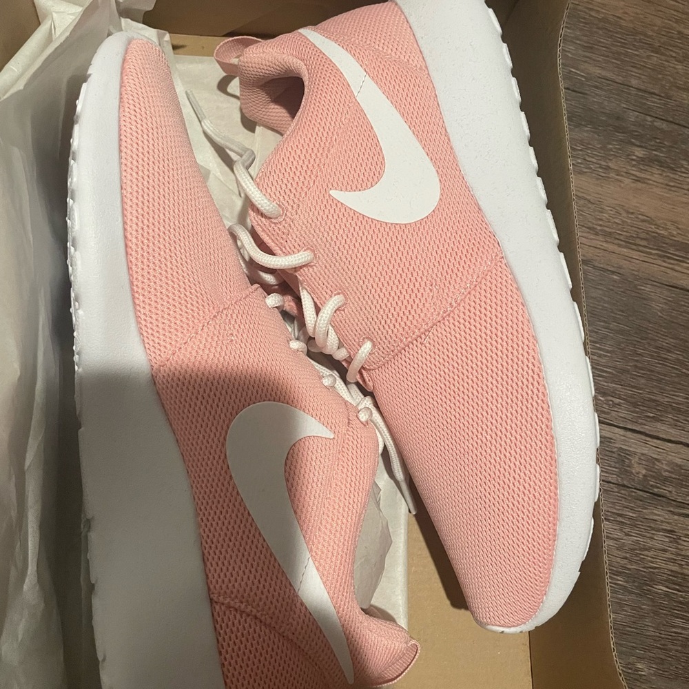 Nike Roshe shoes
